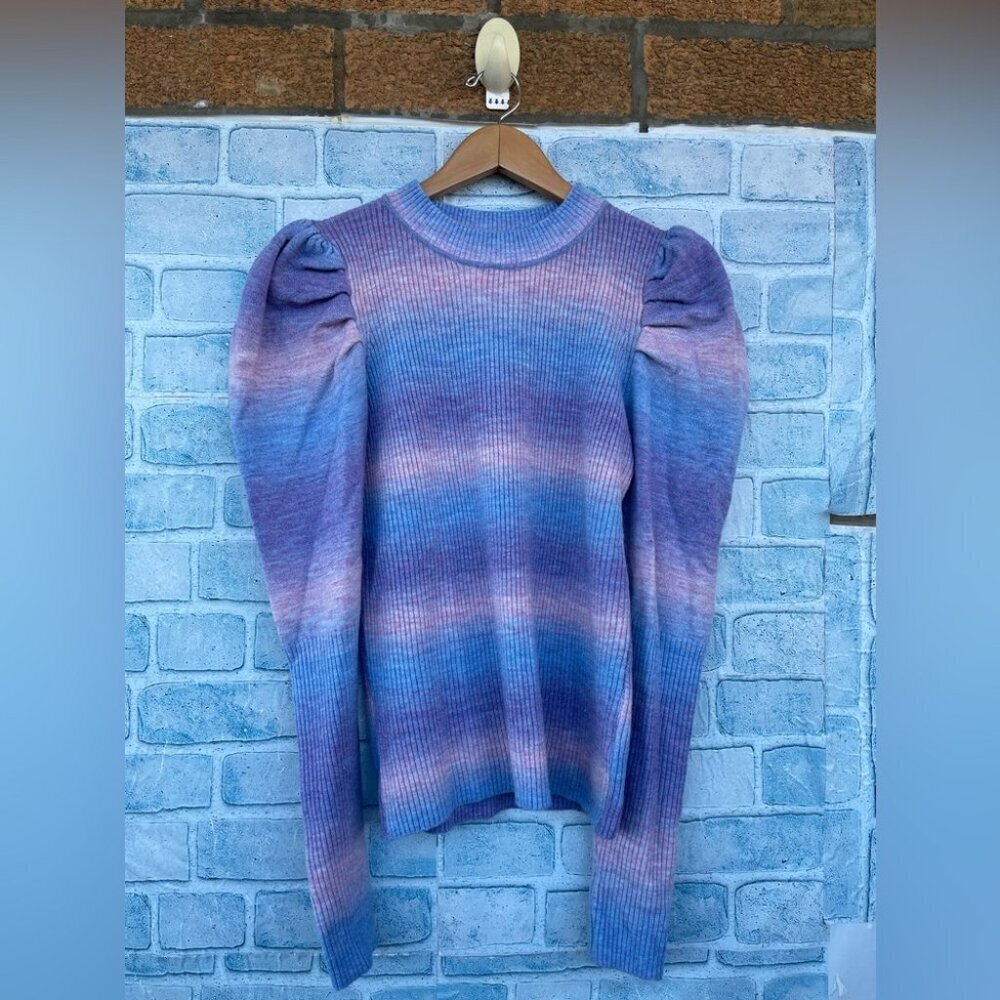 En Saison Puff Sleeve Sweater in purple size large